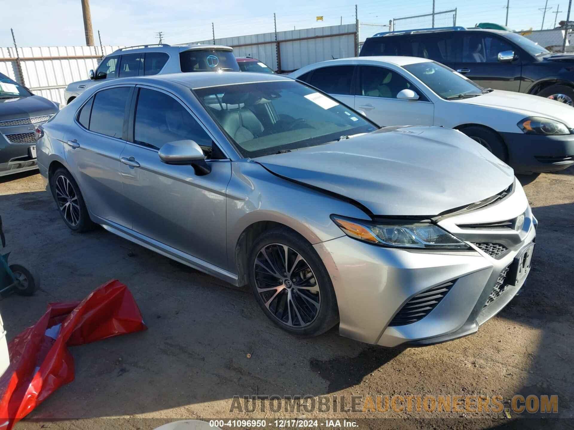 4T1B11HK1JU109056 TOYOTA CAMRY 2018