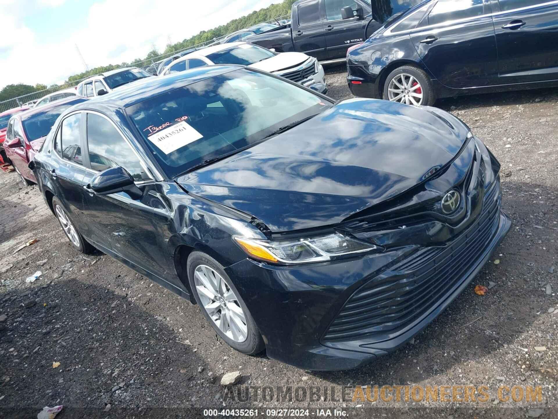 4T1B11HK1JU112488 TOYOTA CAMRY 2018