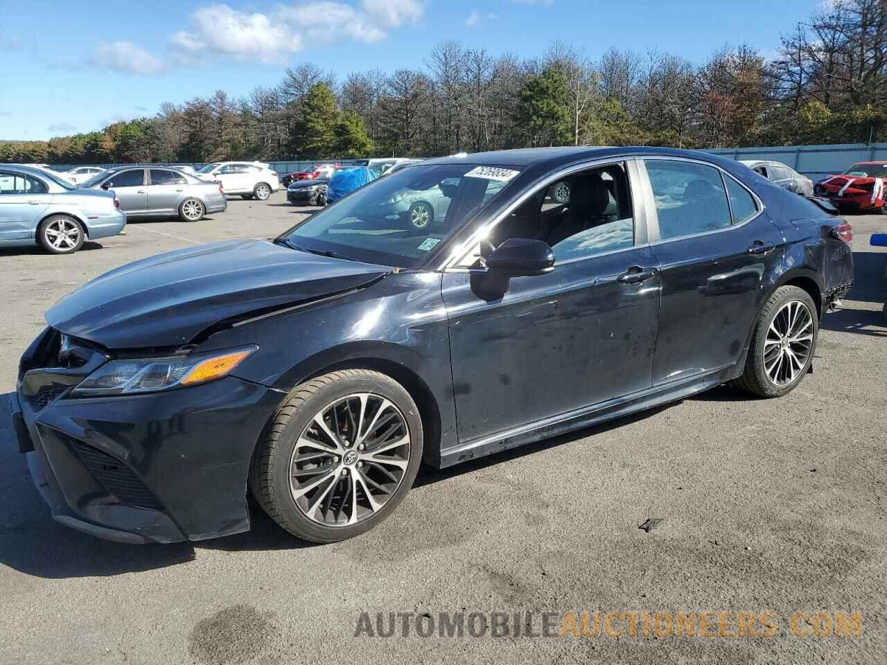 4T1B11HK1JU113267 TOYOTA CAMRY 2018