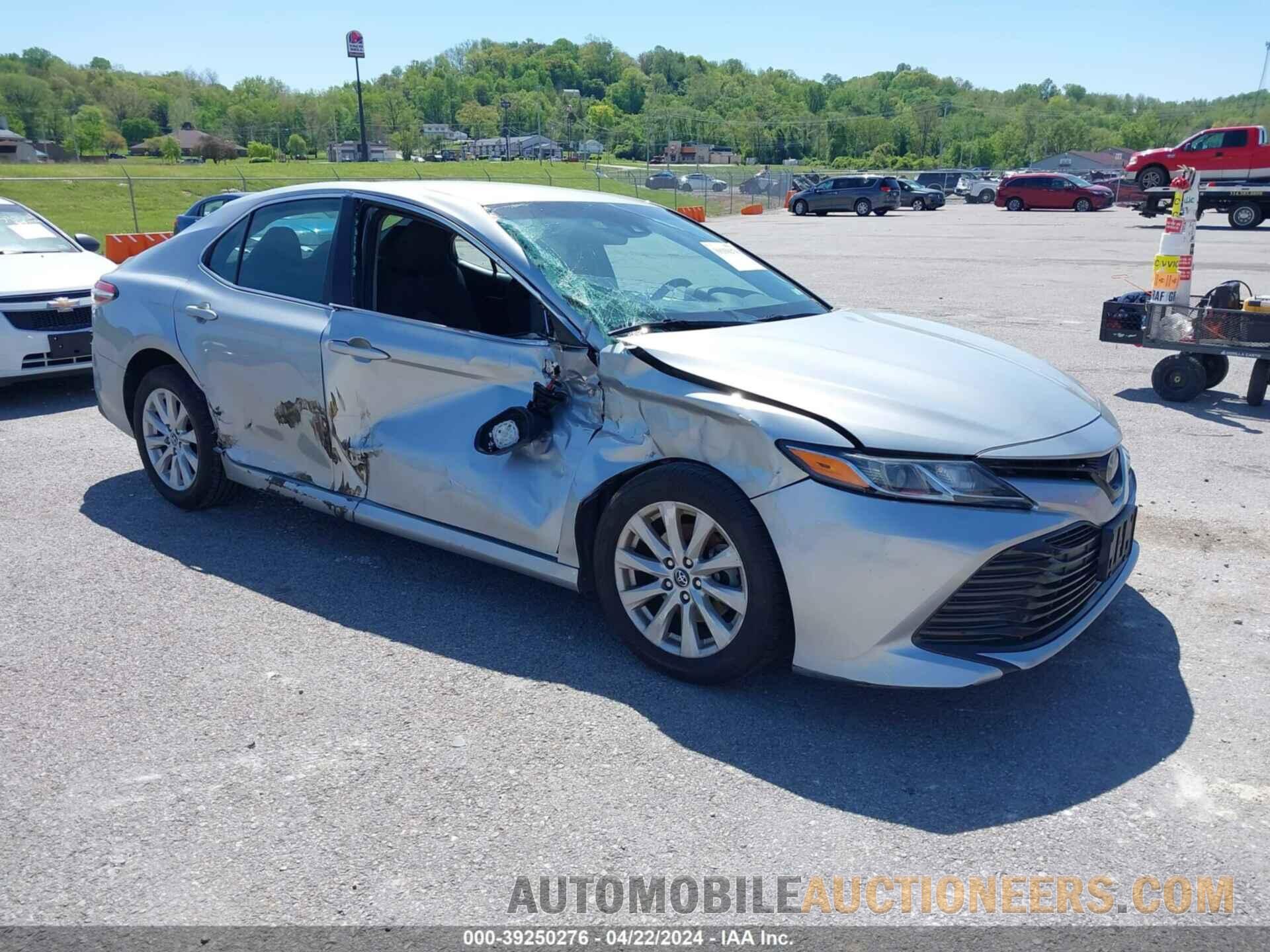 4T1B11HK1JU113866 TOYOTA CAMRY 2018