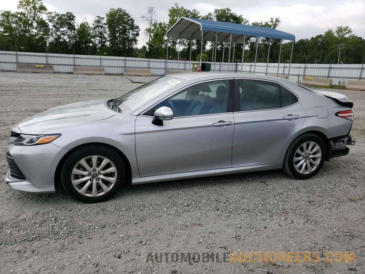 4T1B11HK1JU116962 TOYOTA CAMRY 2018