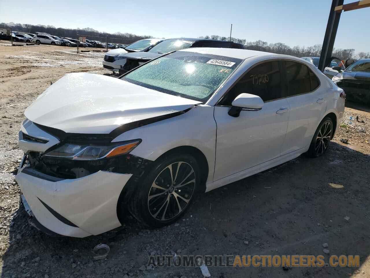 4T1B11HK1JU120199 TOYOTA CAMRY 2018