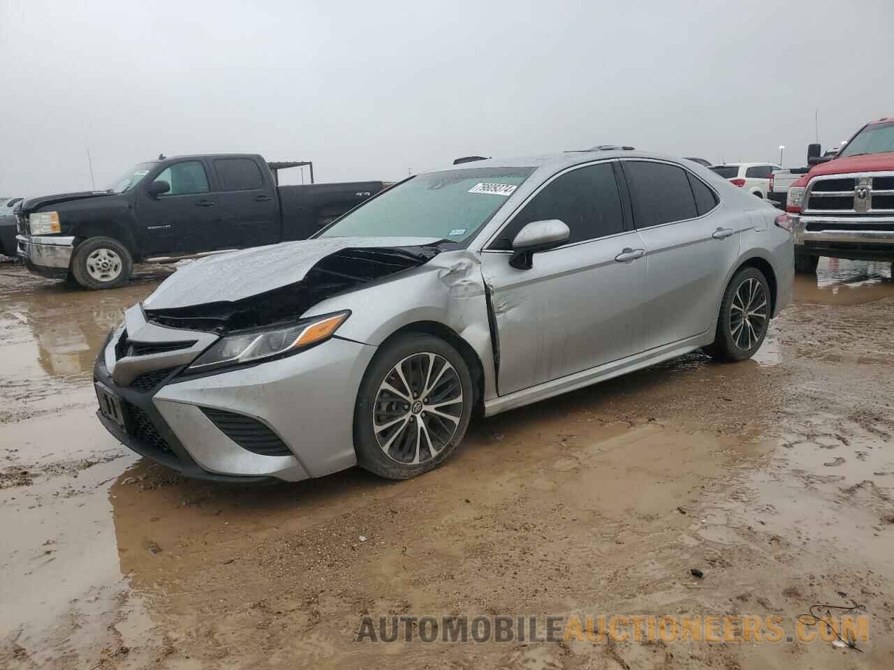 4T1B11HK1JU120249 TOYOTA CAMRY 2018