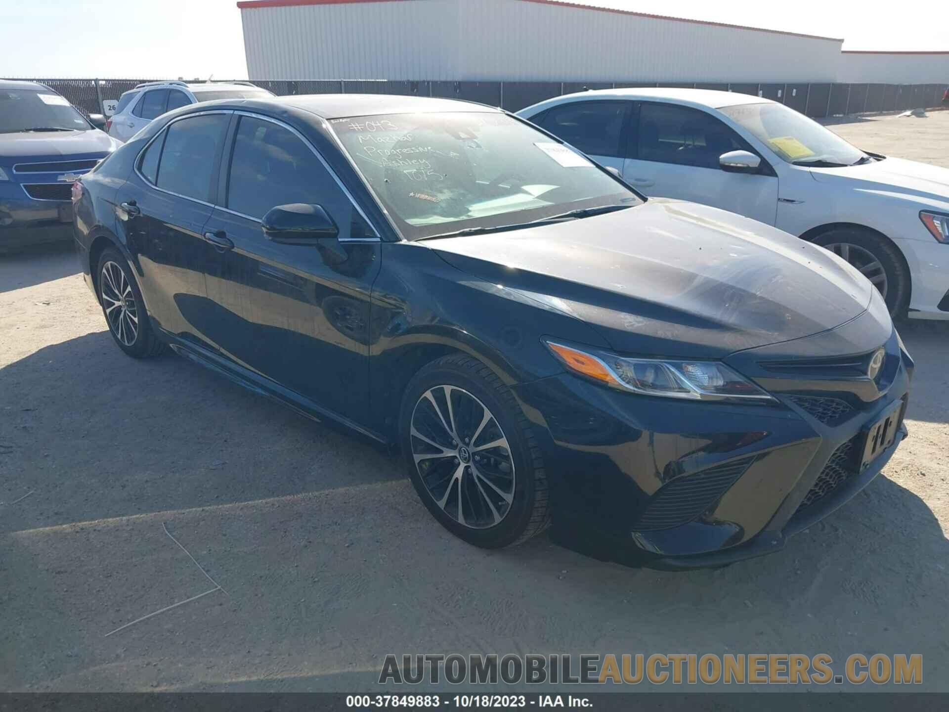 4T1B11HK1JU122163 TOYOTA CAMRY 2018