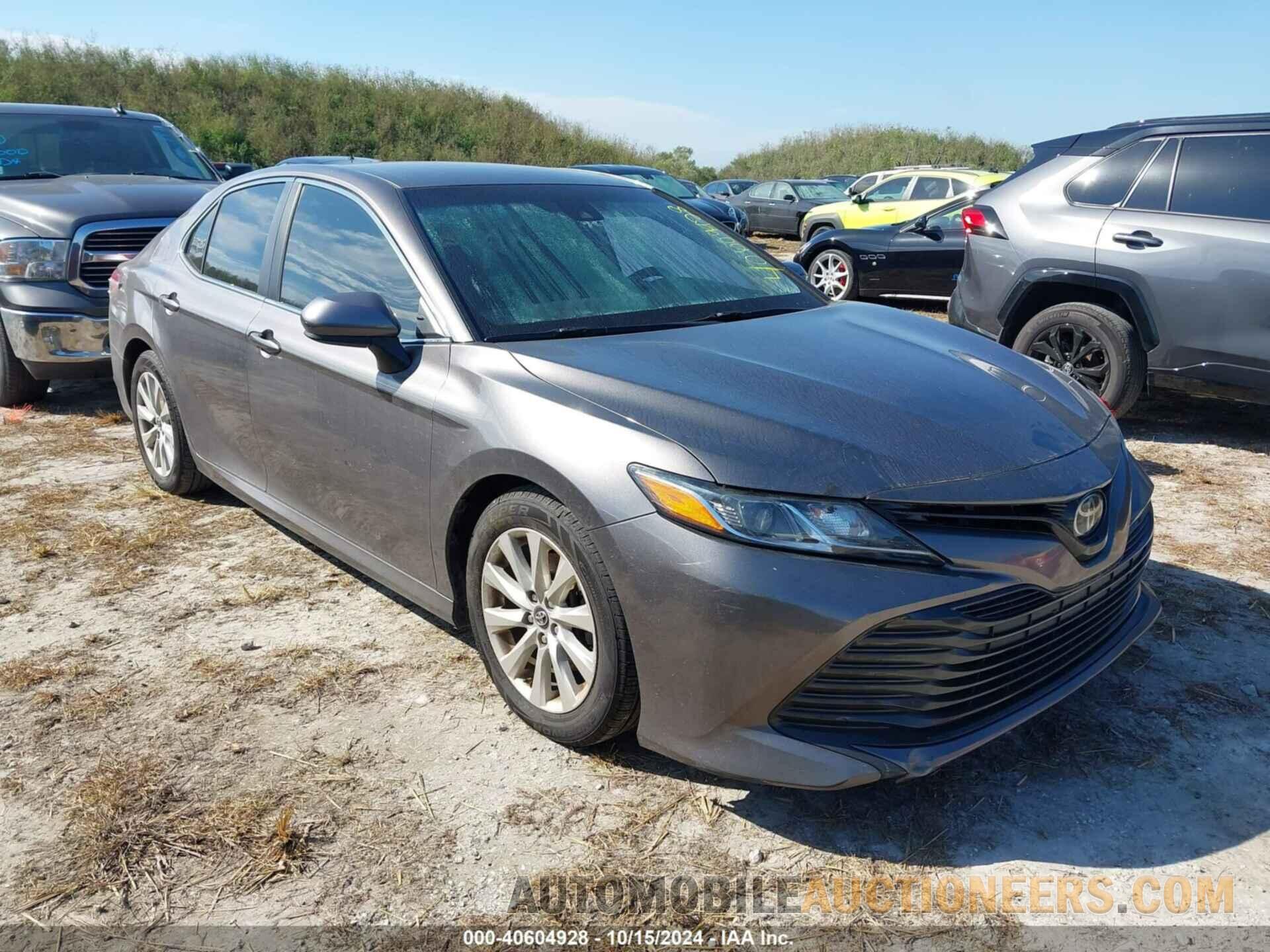 4T1B11HK1JU122308 TOYOTA CAMRY 2018