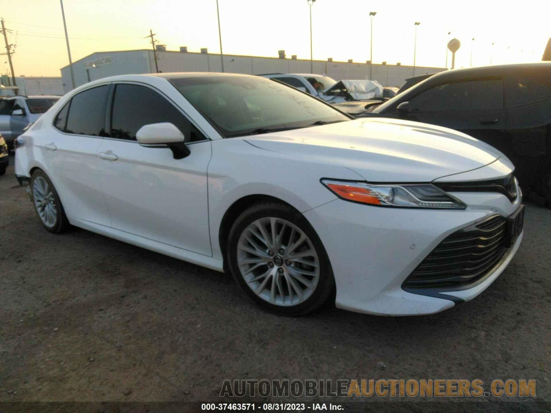 4T1B11HK1JU124592 TOYOTA CAMRY 2018