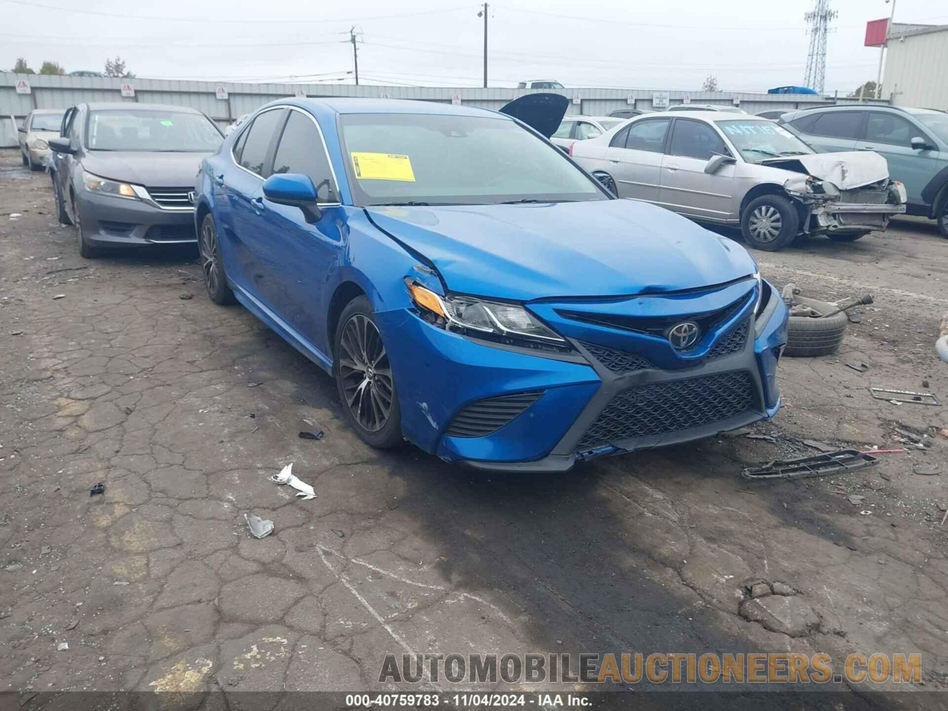 4T1B11HK1JU127590 TOYOTA CAMRY 2018