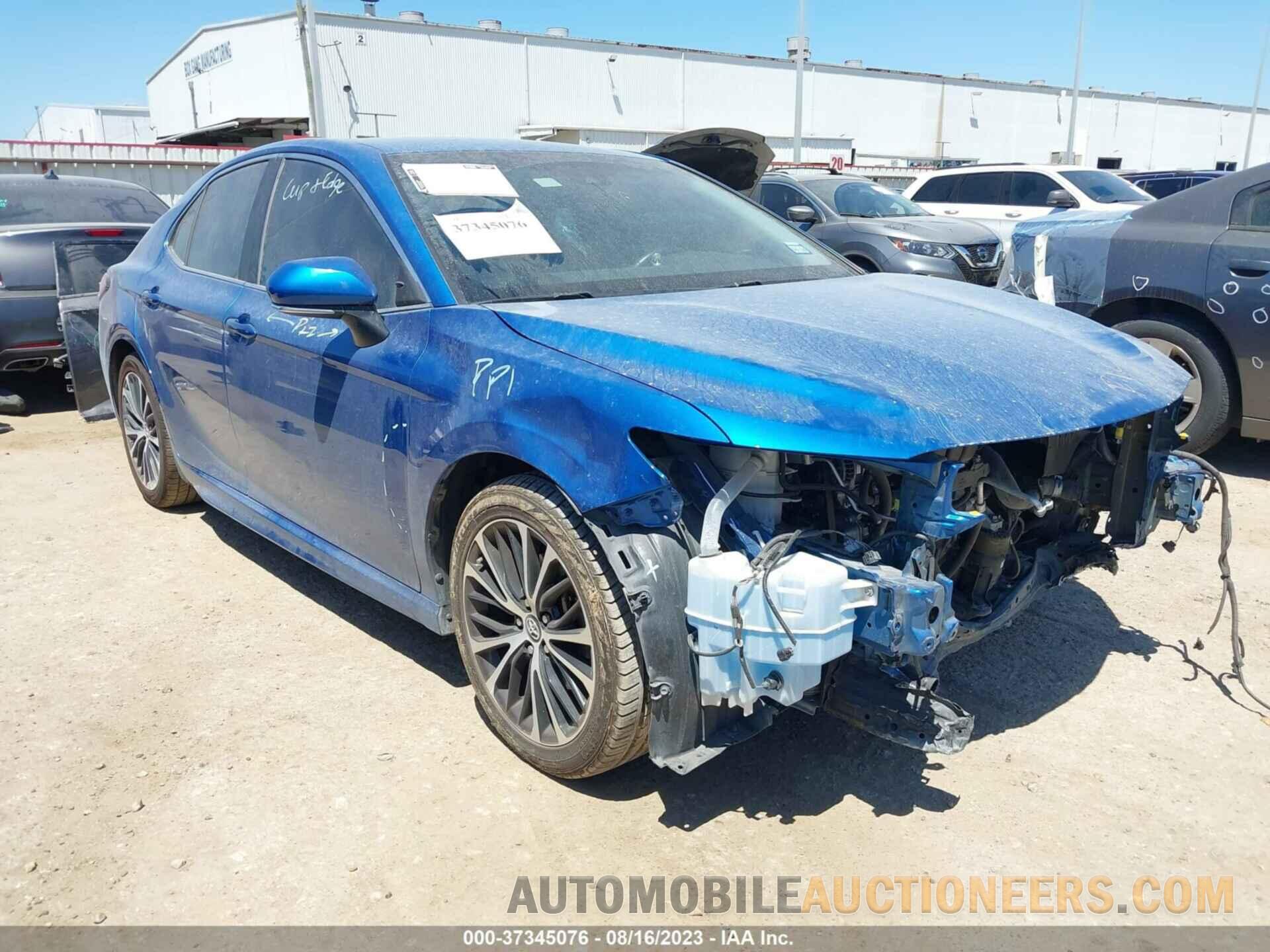 4T1B11HK1JU128335 TOYOTA CAMRY 2018