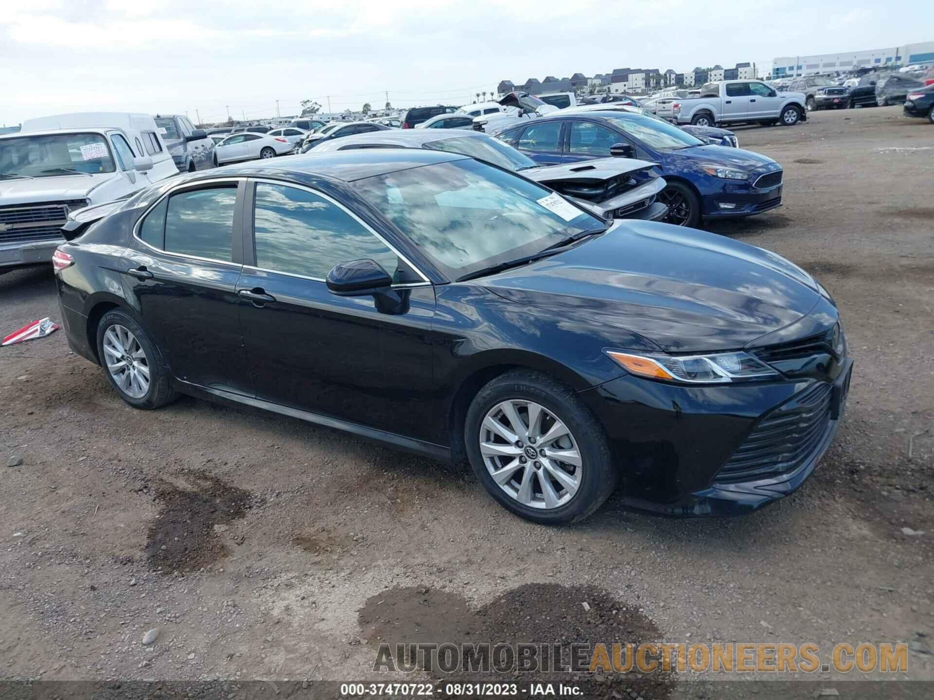 4T1B11HK1JU128545 TOYOTA CAMRY 2018