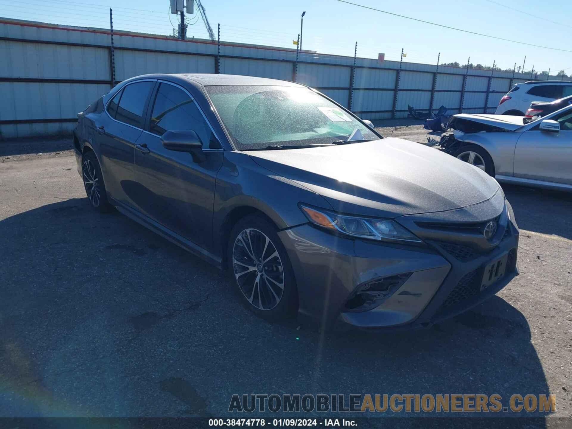 4T1B11HK1JU132255 TOYOTA CAMRY 2018