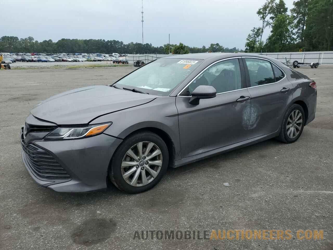 4T1B11HK1JU137519 TOYOTA CAMRY 2018