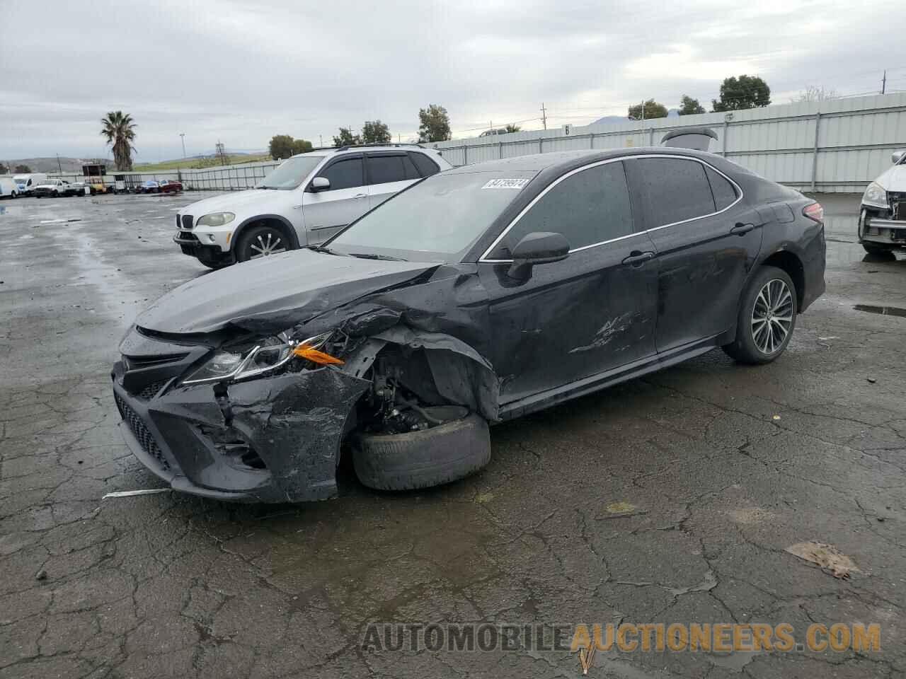 4T1B11HK1JU141408 TOYOTA CAMRY 2018