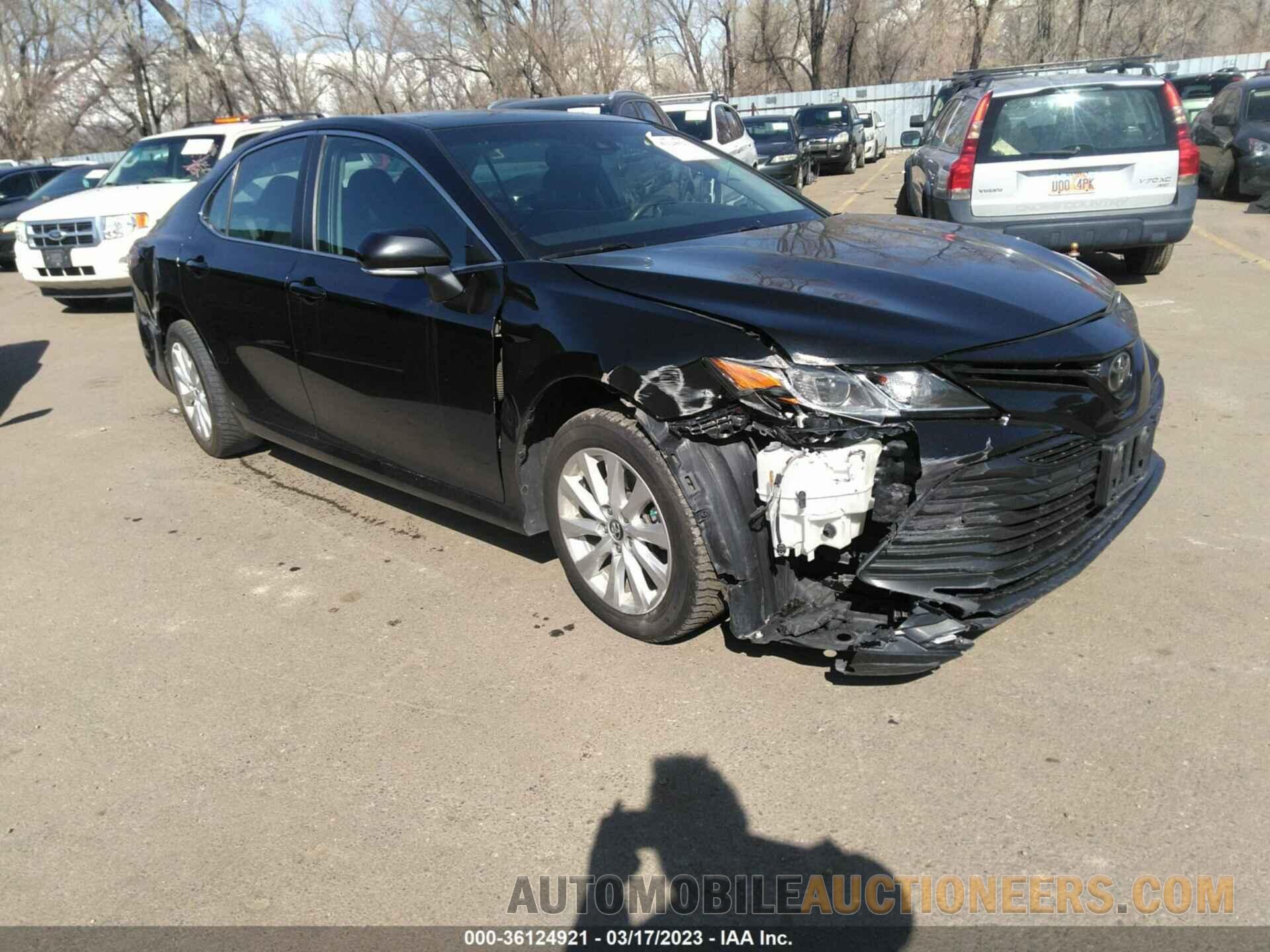 4T1B11HK1JU141831 TOYOTA CAMRY 2018