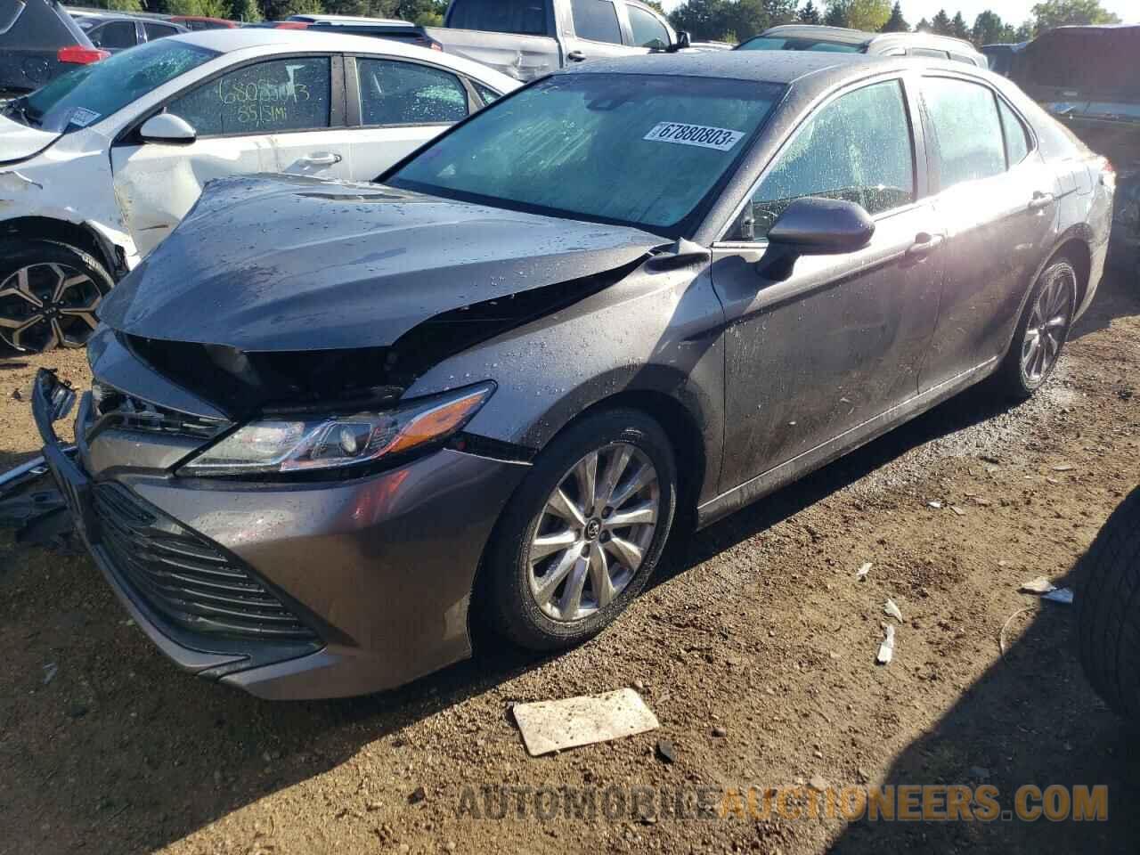 4T1B11HK1JU143157 TOYOTA CAMRY 2018