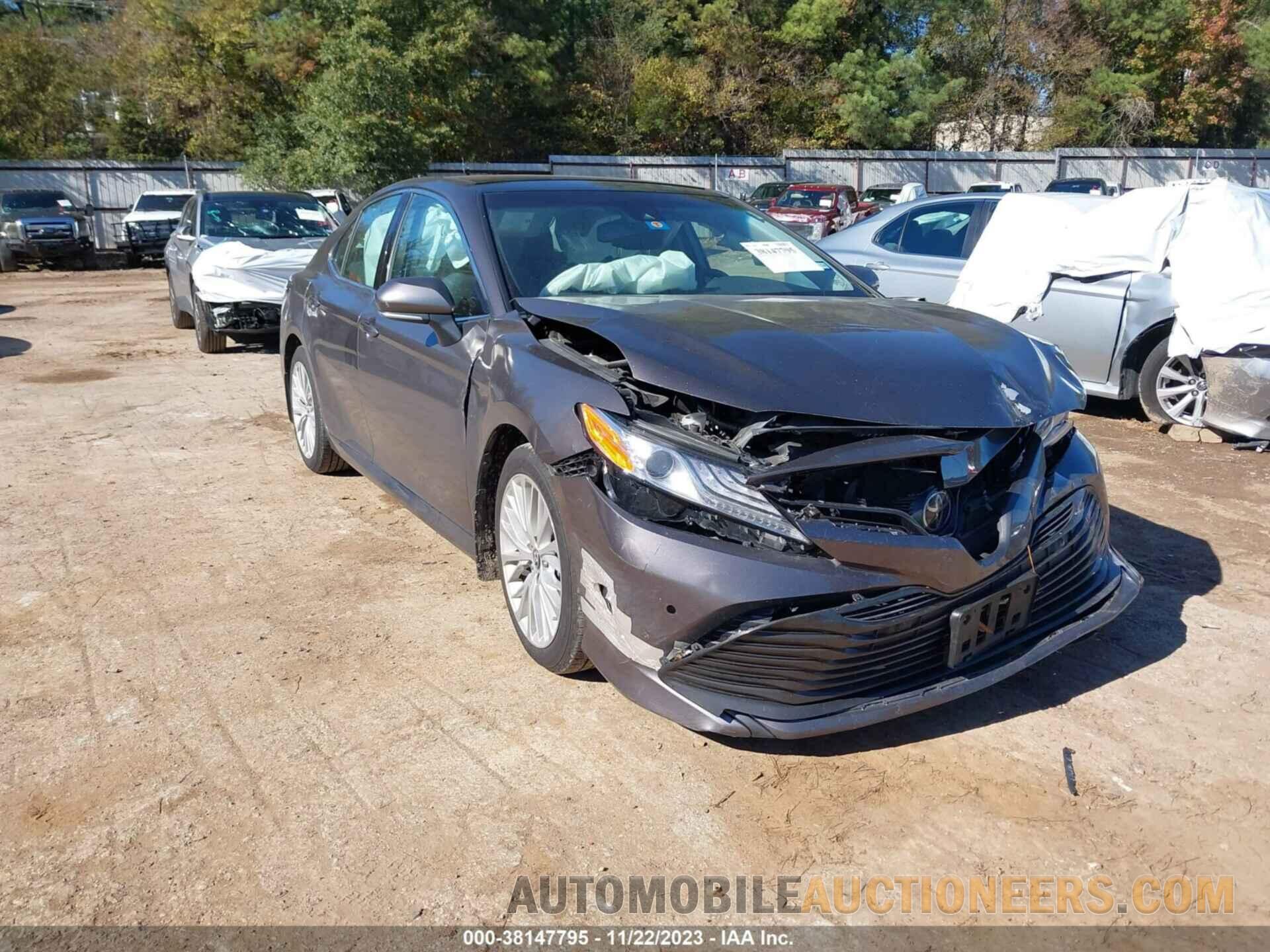 4T1B11HK1JU143899 TOYOTA CAMRY 2018