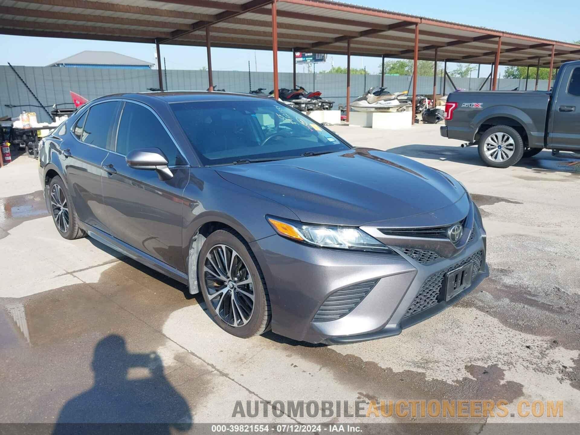 4T1B11HK1JU148391 TOYOTA CAMRY 2018