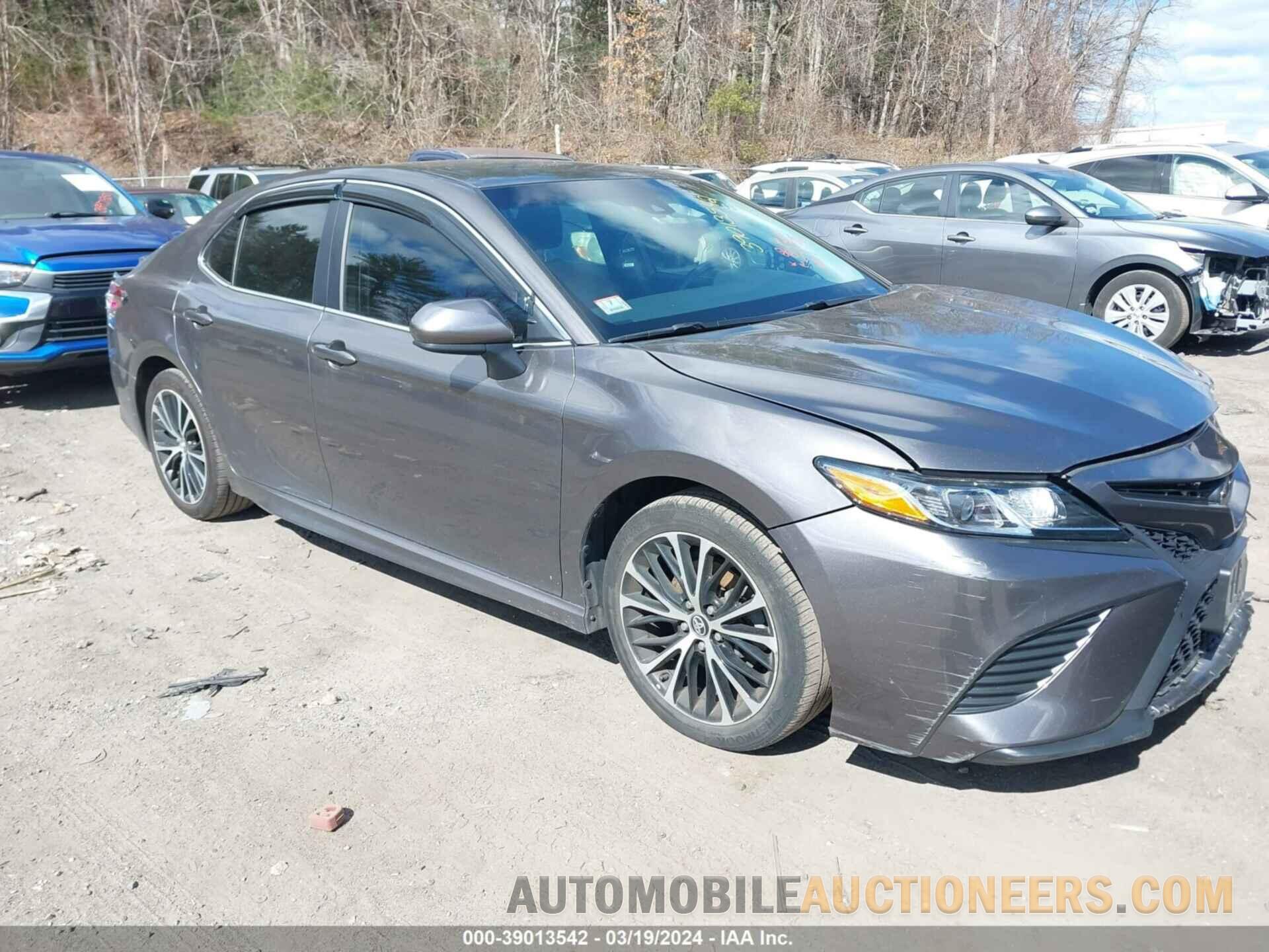 4T1B11HK1JU153848 TOYOTA CAMRY 2018