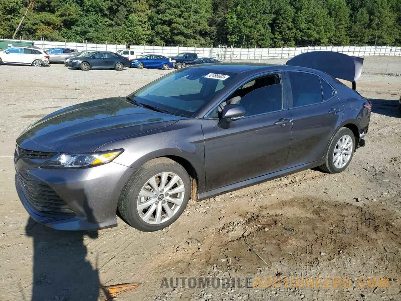 4T1B11HK1JU157074 TOYOTA CAMRY 2018