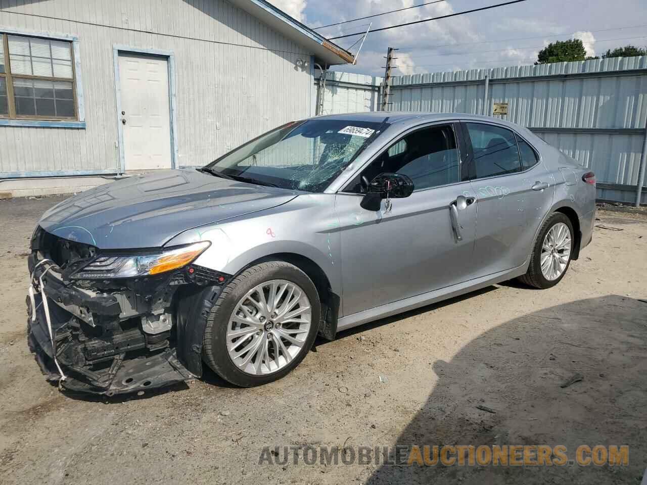 4T1B11HK1JU157138 TOYOTA CAMRY 2018