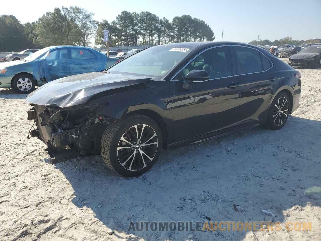 4T1B11HK1JU158631 TOYOTA CAMRY 2018