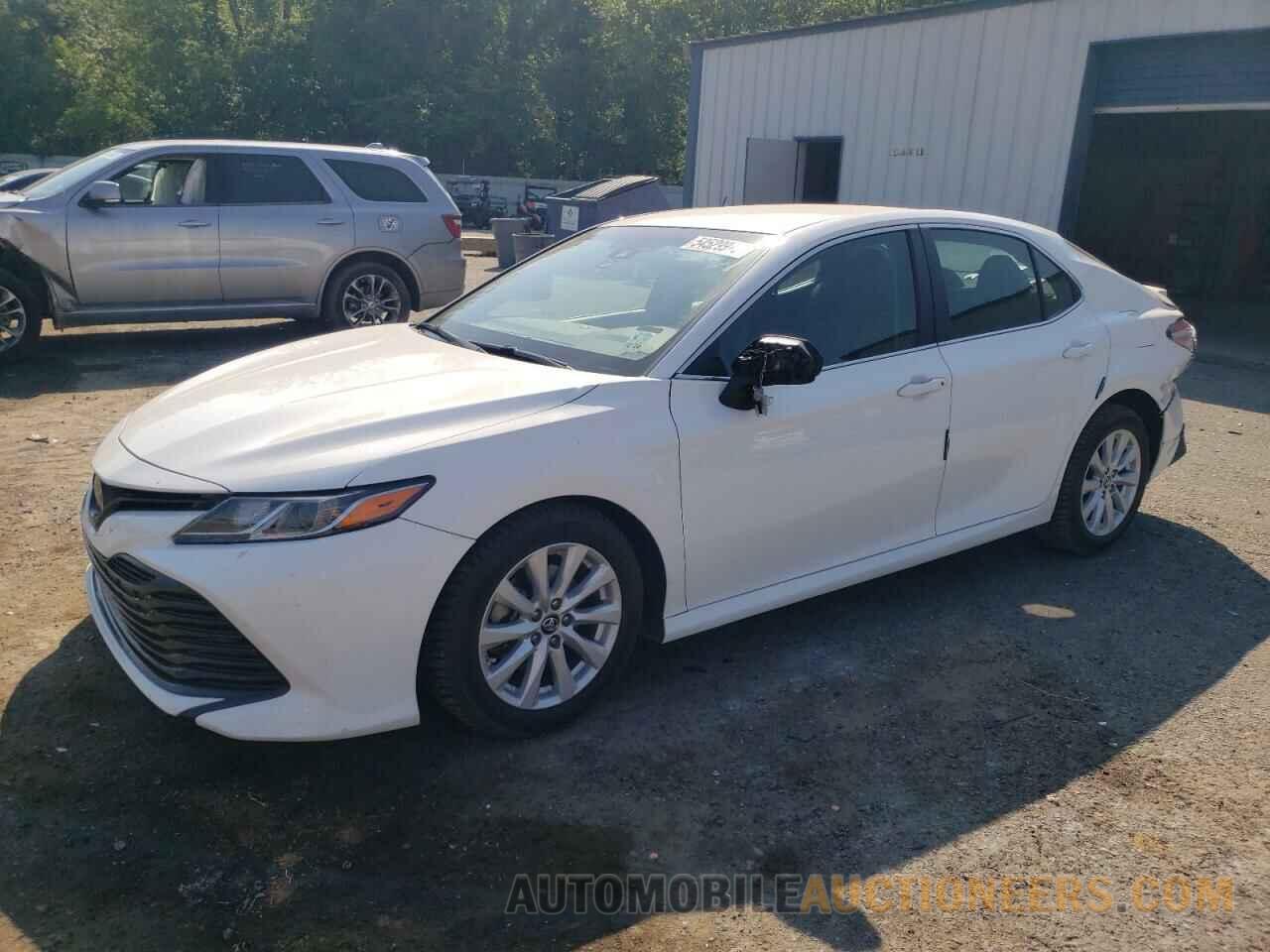 4T1B11HK1JU159004 TOYOTA CAMRY 2018