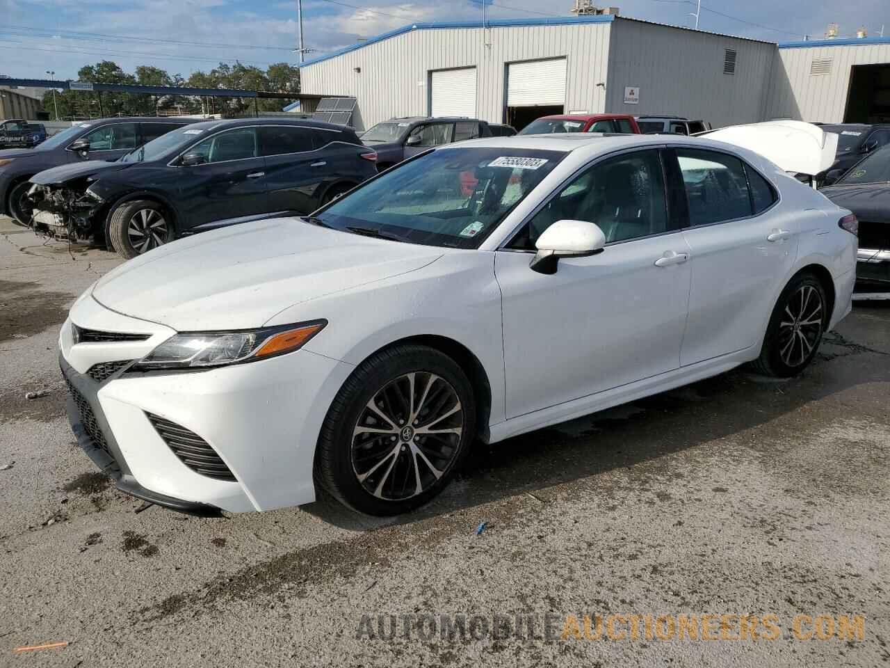 4T1B11HK1JU159035 TOYOTA CAMRY 2018