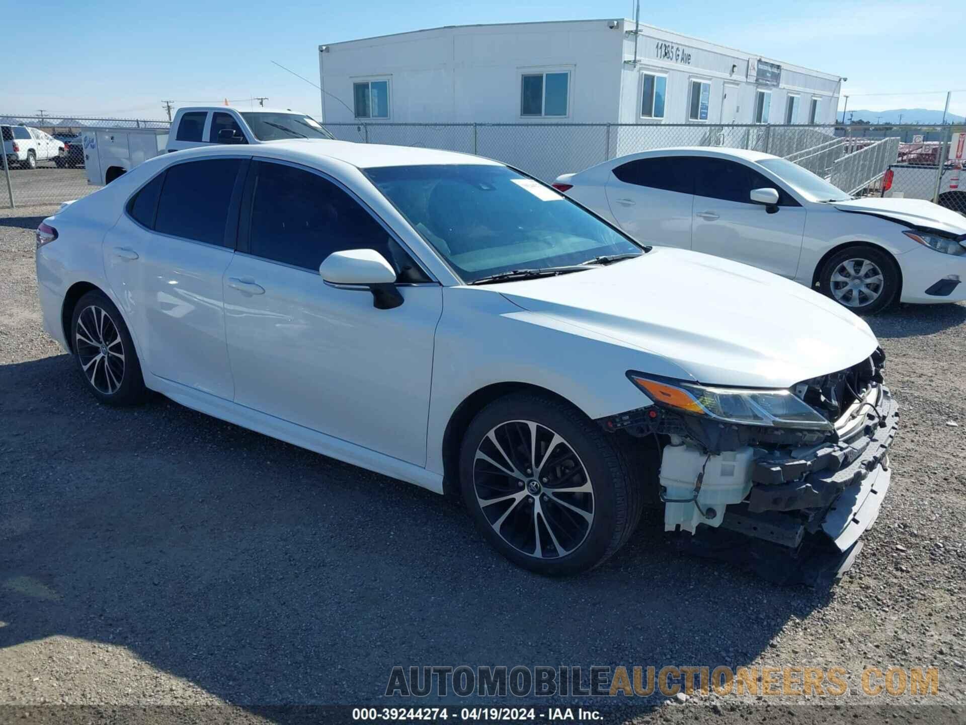 4T1B11HK1JU500711 TOYOTA CAMRY 2018