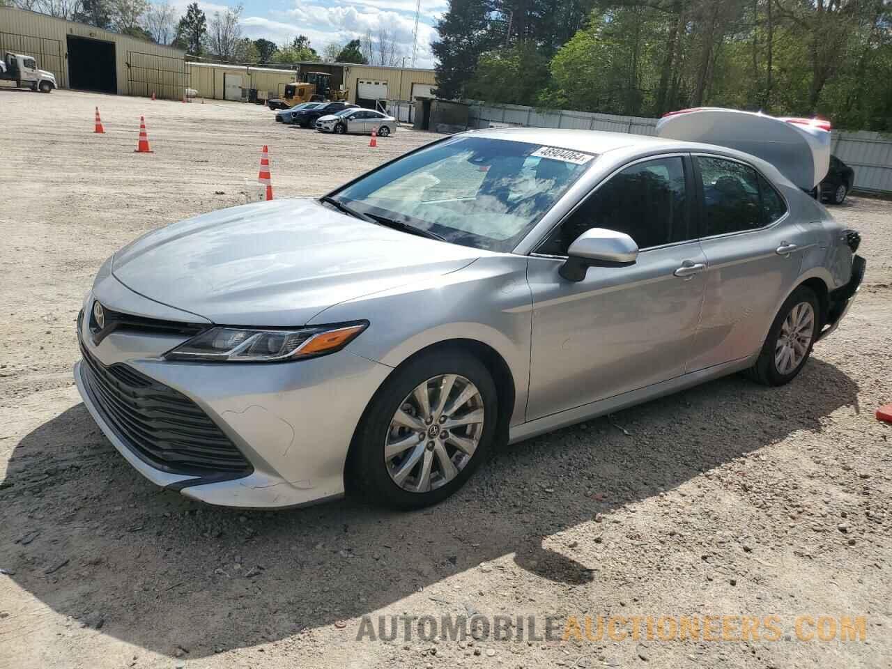 4T1B11HK1JU502197 TOYOTA CAMRY 2018