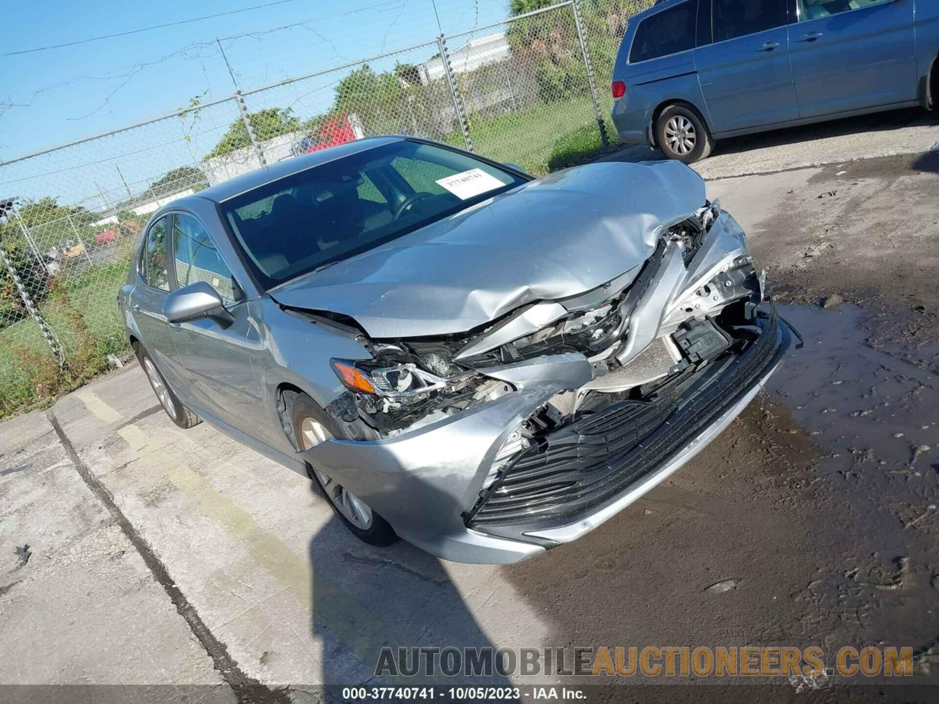 4T1B11HK1JU502362 TOYOTA CAMRY 2018