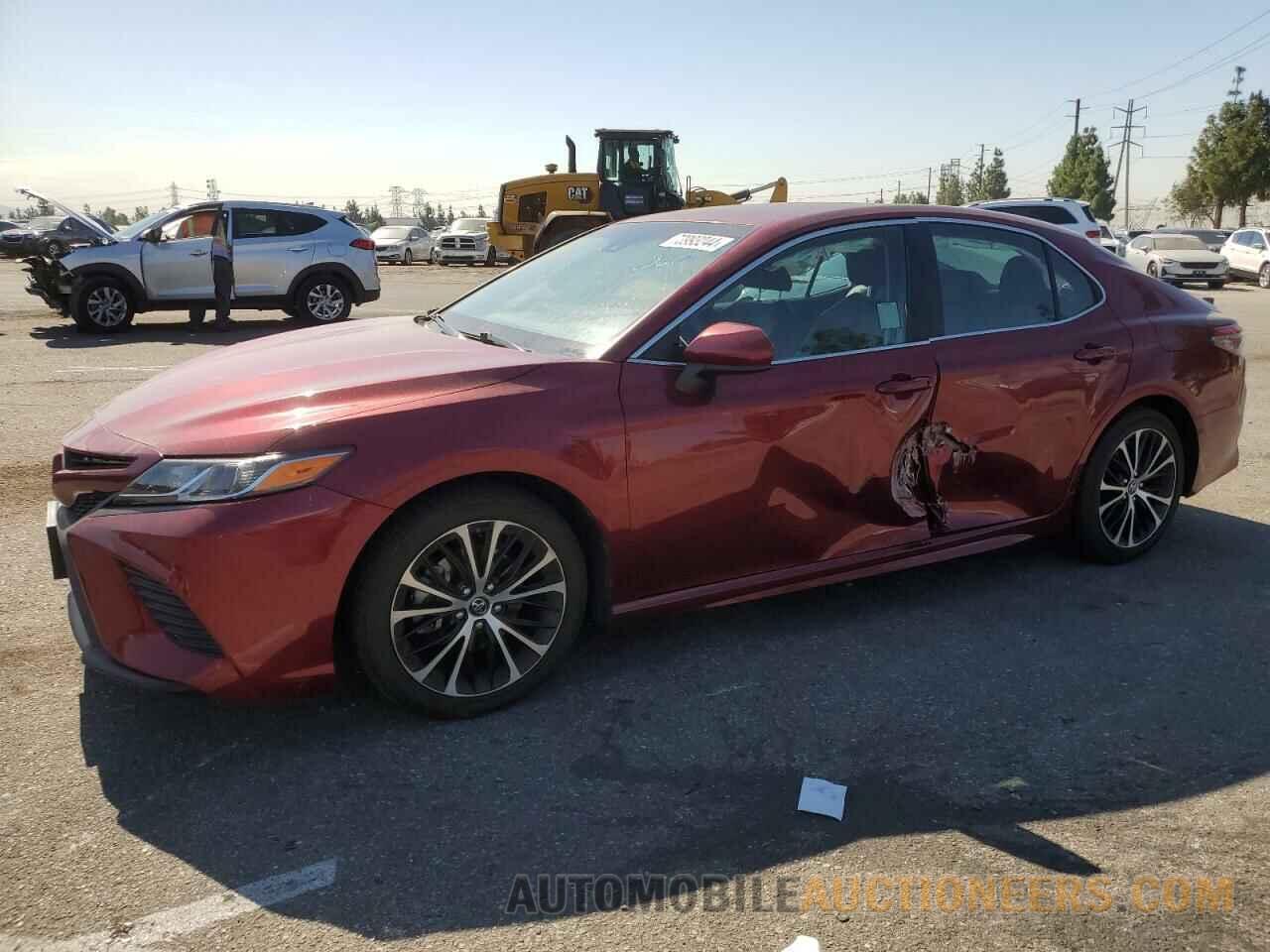 4T1B11HK1JU505200 TOYOTA CAMRY 2018