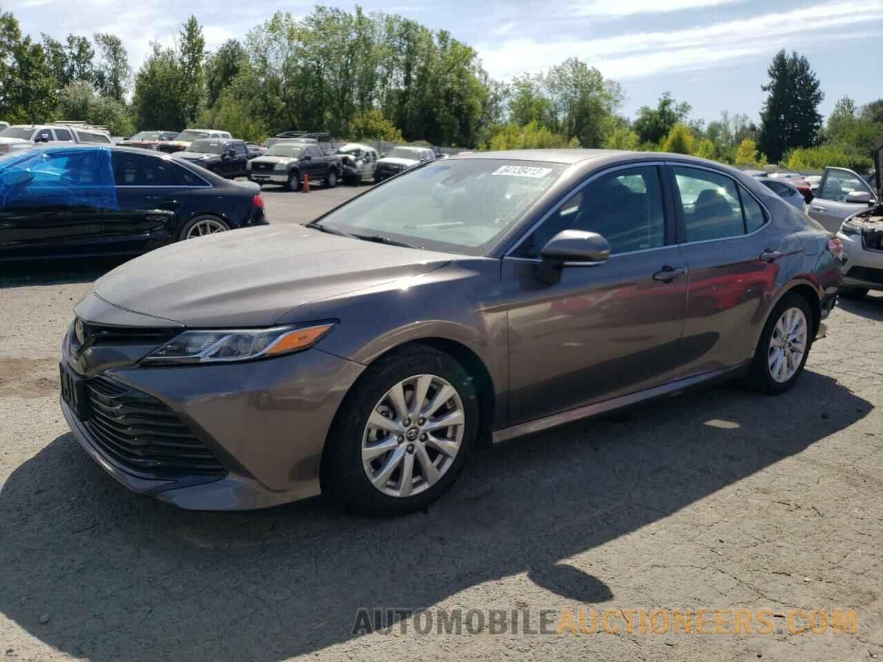 4T1B11HK1JU507075 TOYOTA CAMRY 2018