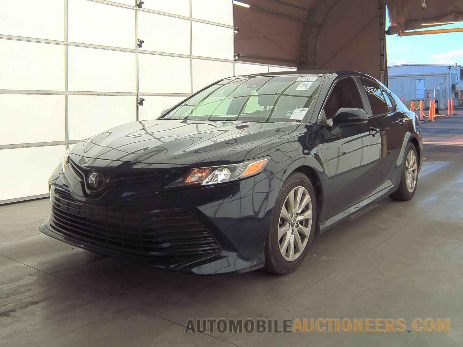 4T1B11HK1JU507965 Toyota Camry 2018