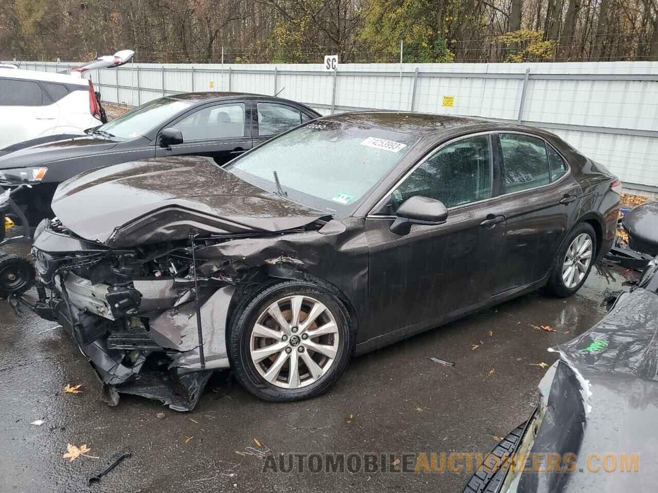 4T1B11HK1JU509599 TOYOTA CAMRY 2018