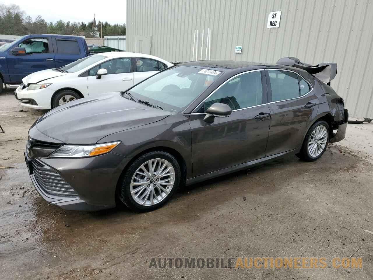 4T1B11HK1JU515015 TOYOTA CAMRY 2018