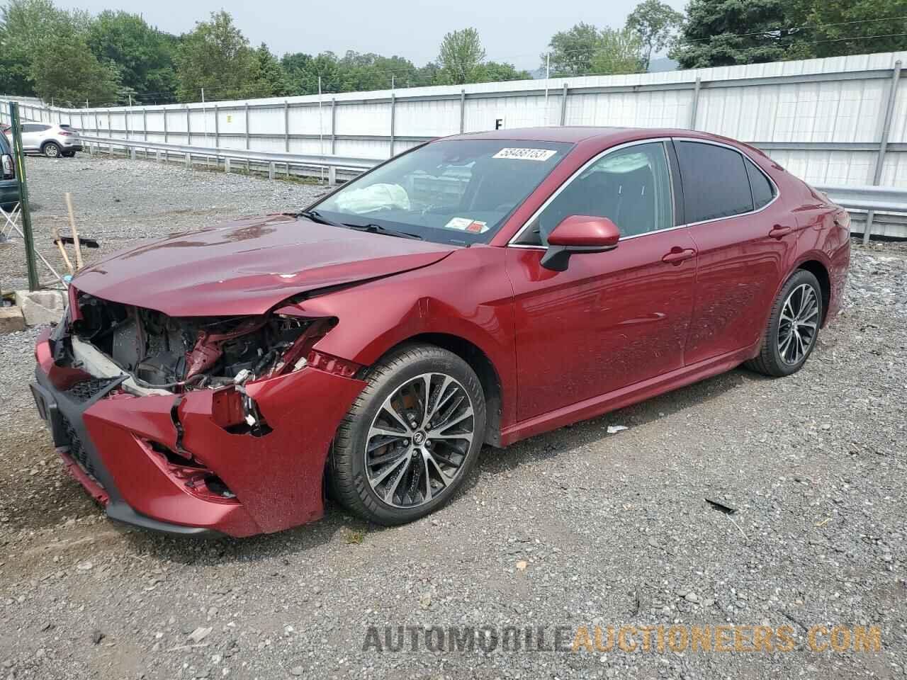 4T1B11HK1JU518254 TOYOTA CAMRY 2018