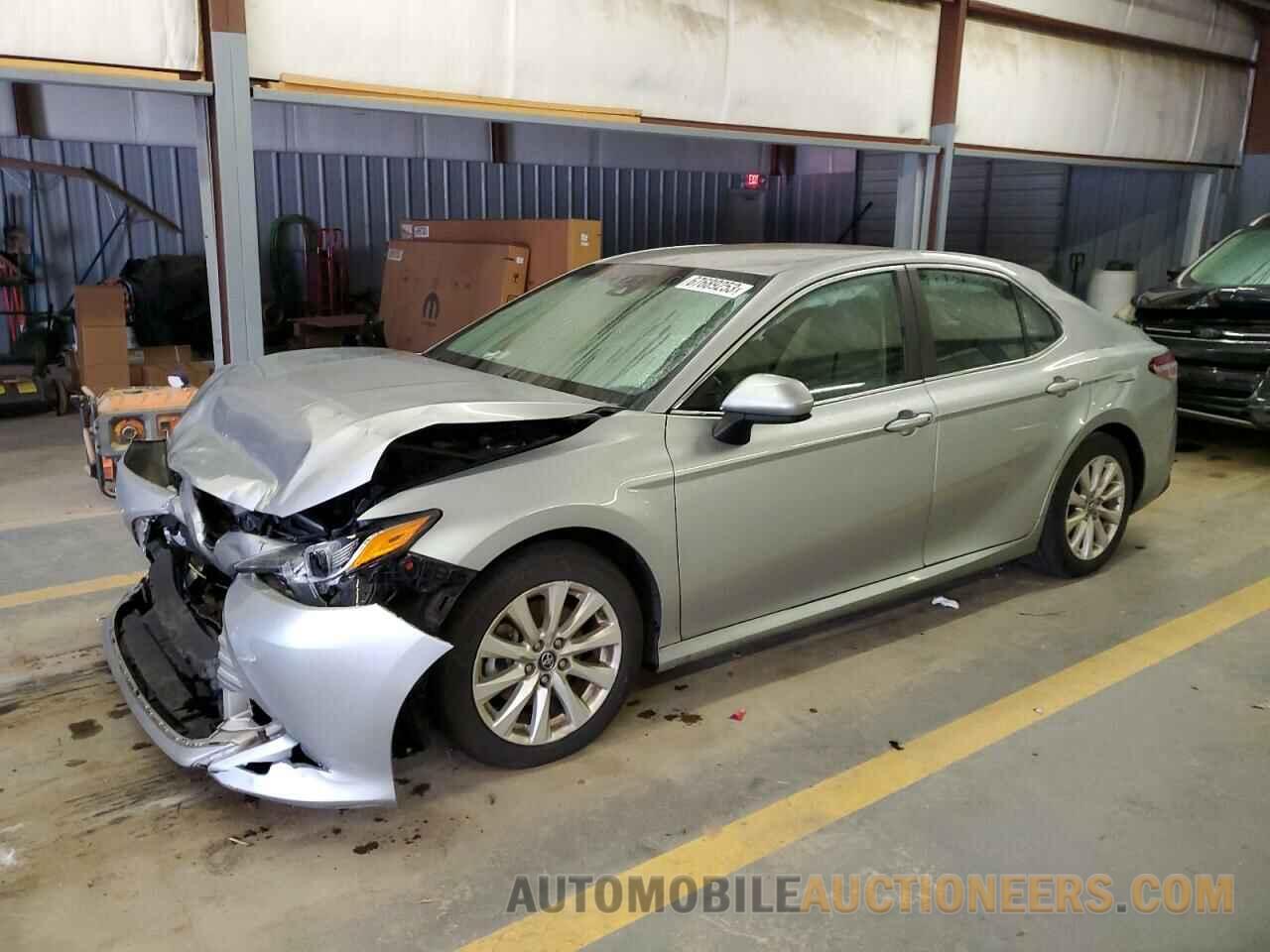 4T1B11HK1JU519310 TOYOTA CAMRY 2018