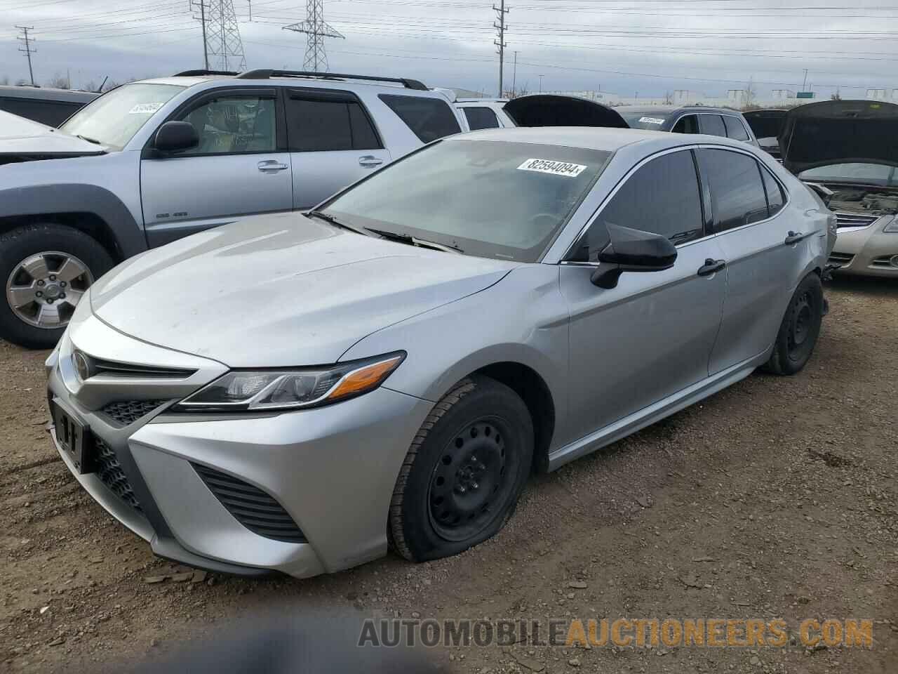 4T1B11HK1JU520621 TOYOTA CAMRY 2018