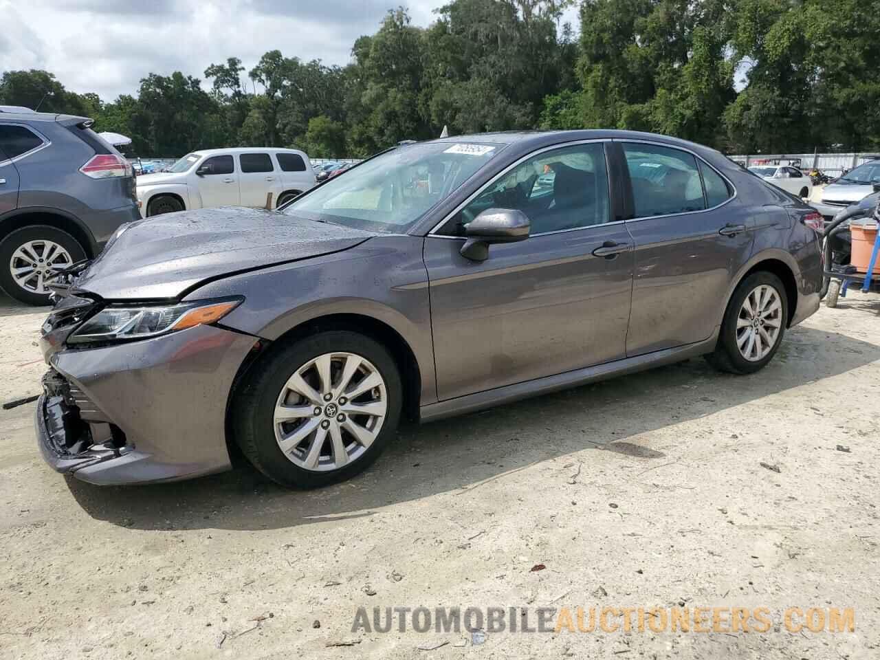 4T1B11HK1JU521395 TOYOTA CAMRY 2018