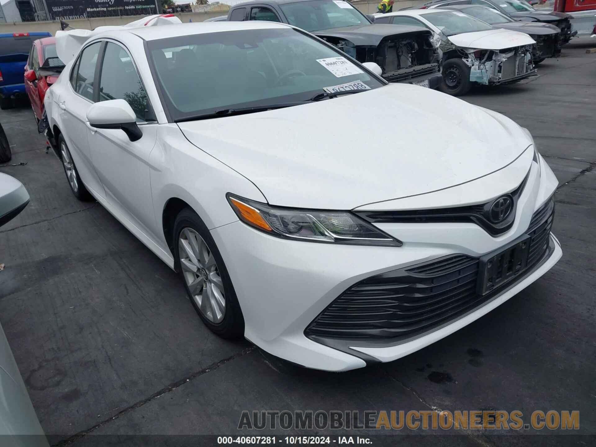 4T1B11HK1JU522210 TOYOTA CAMRY 2018