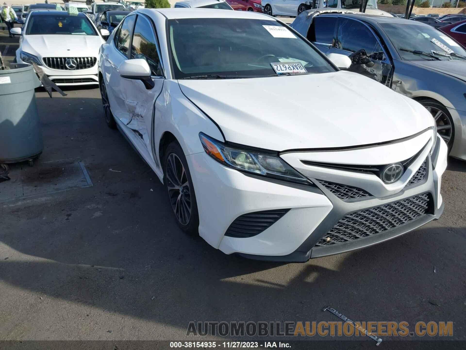 4T1B11HK1JU522384 TOYOTA CAMRY 2018