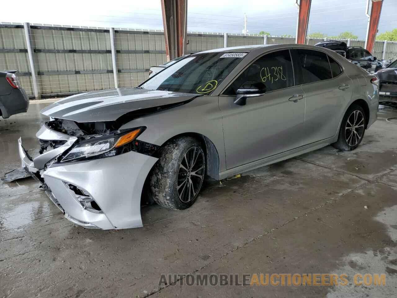 4T1B11HK1JU522742 TOYOTA CAMRY 2018