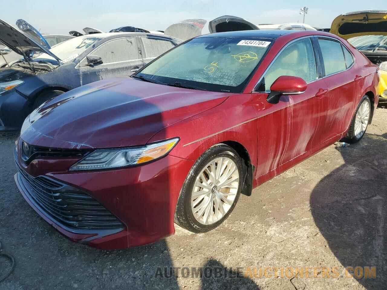 4T1B11HK1JU524569 TOYOTA CAMRY 2018