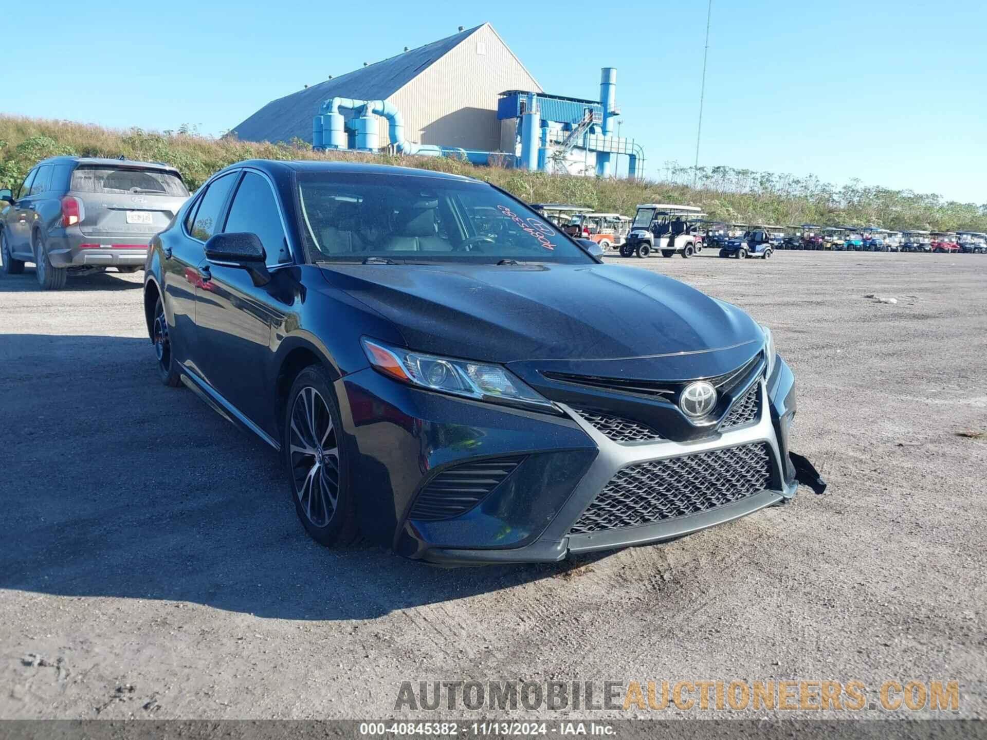 4T1B11HK1JU528833 TOYOTA CAMRY 2018