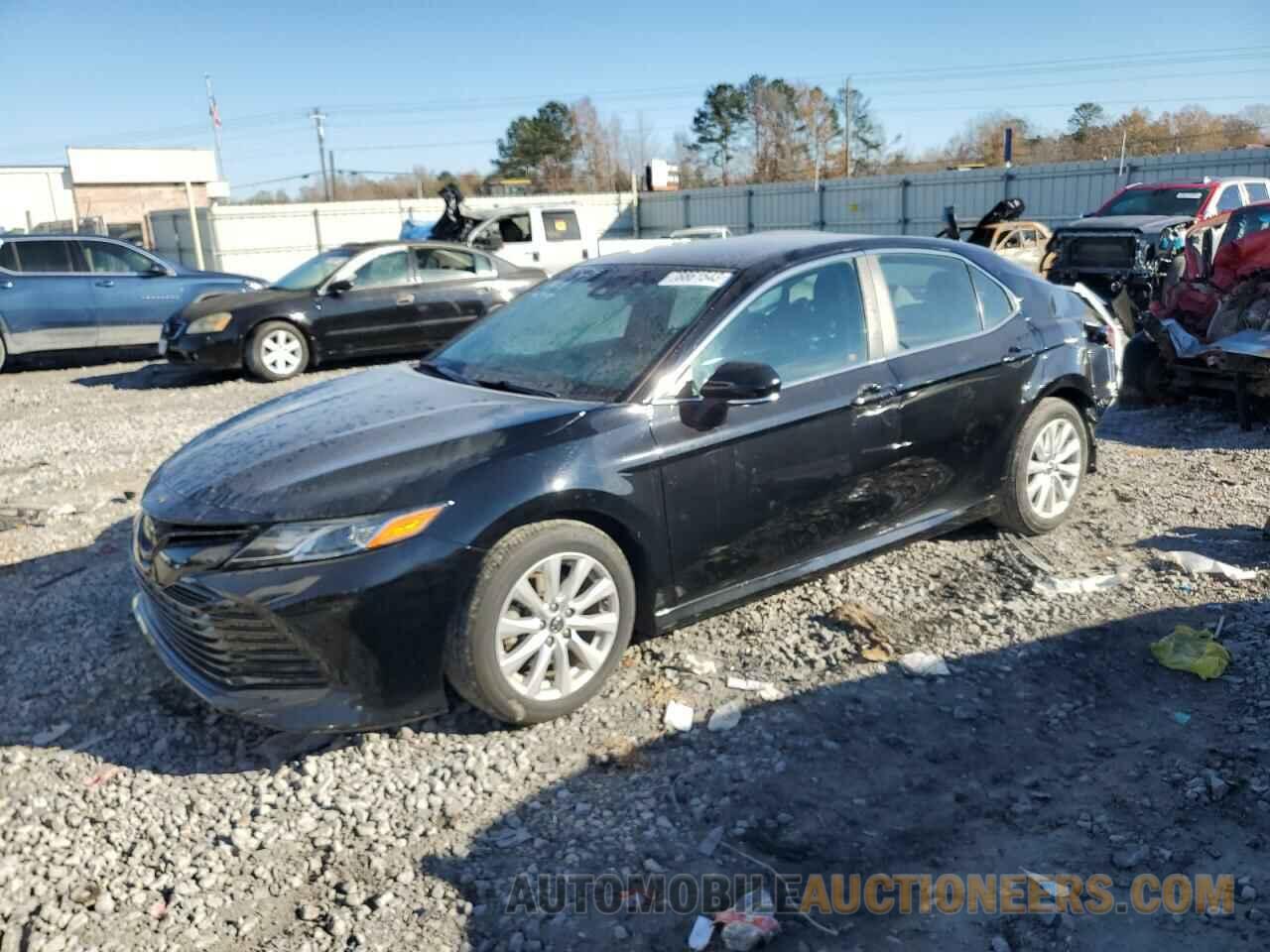 4T1B11HK1JU532218 TOYOTA CAMRY 2018