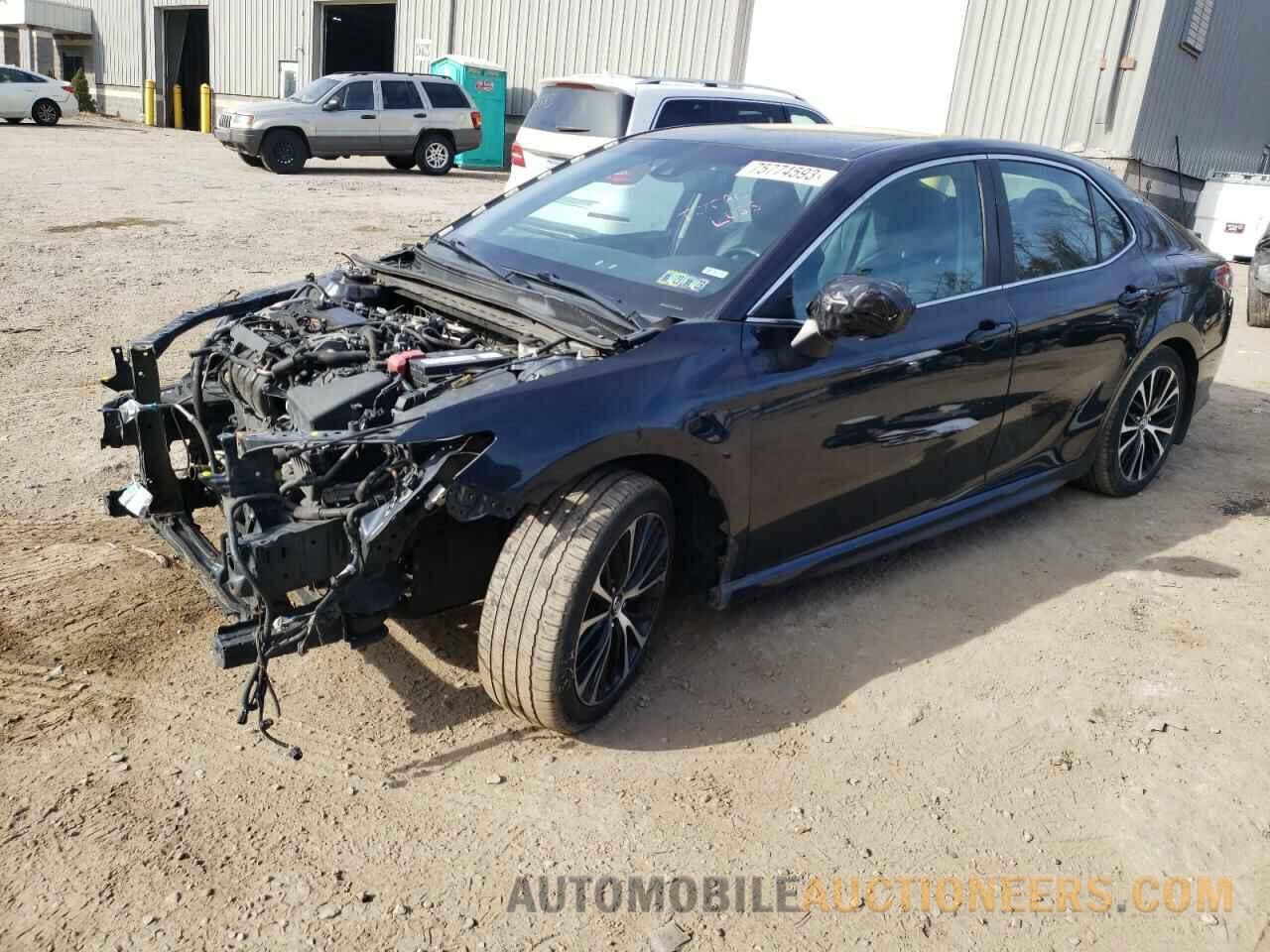 4T1B11HK1JU533661 TOYOTA CAMRY 2018