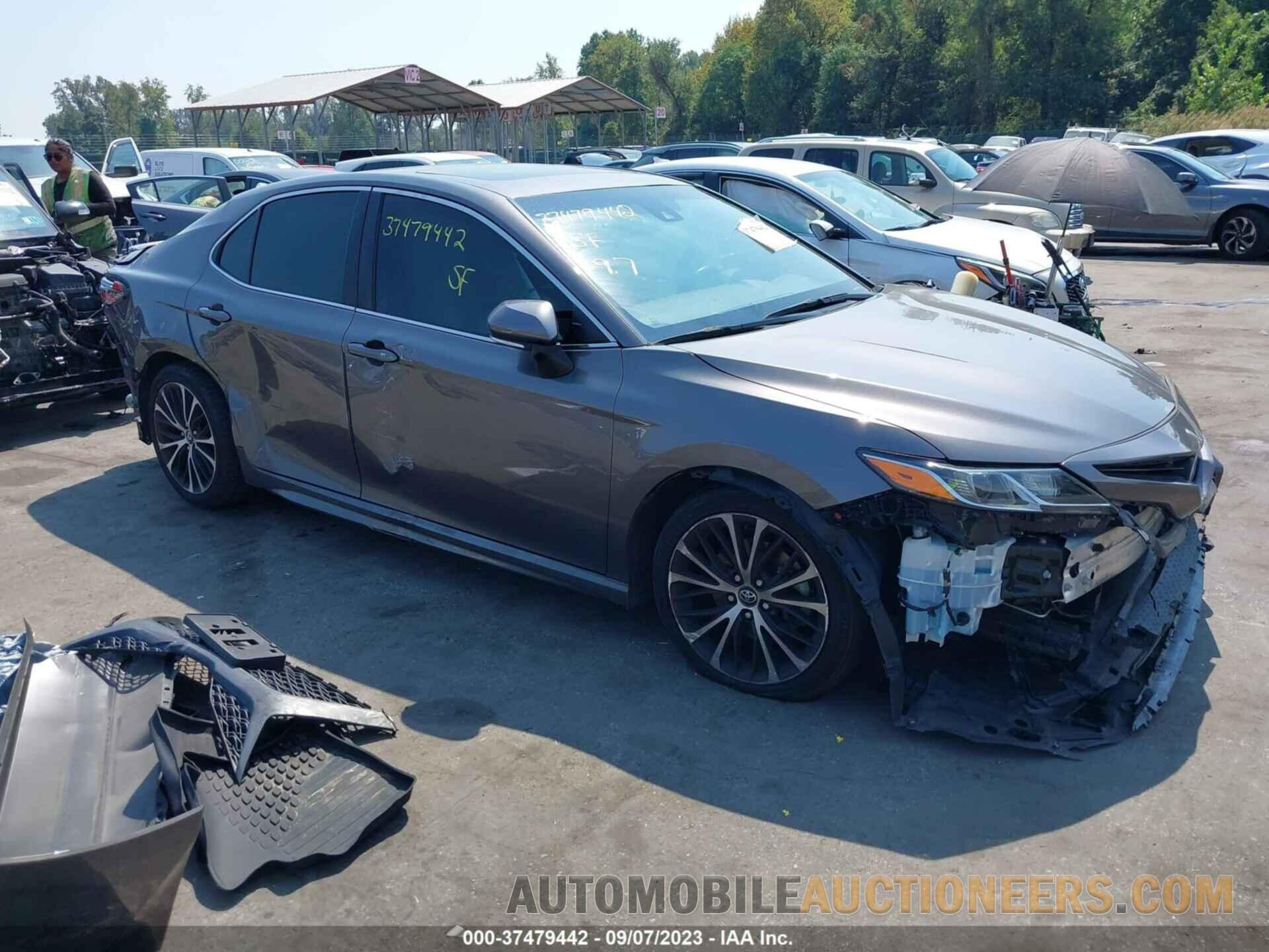 4T1B11HK1JU534843 TOYOTA CAMRY 2018