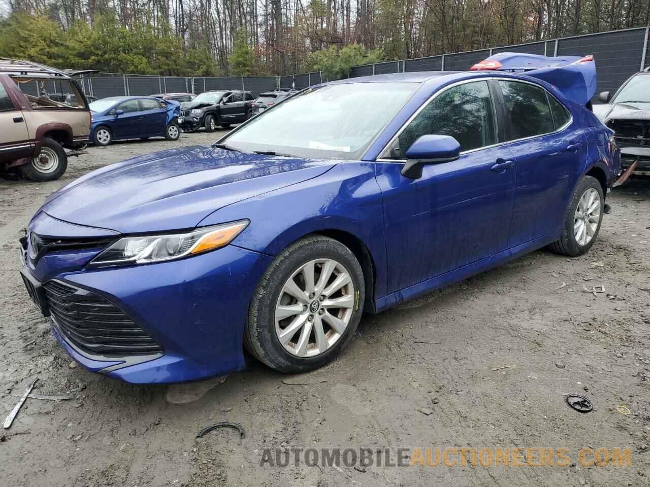 4T1B11HK1JU538696 TOYOTA CAMRY 2018