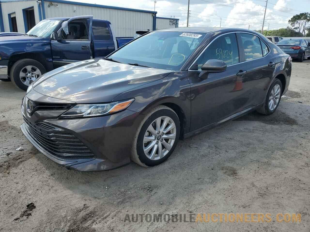 4T1B11HK1JU539718 TOYOTA CAMRY 2018