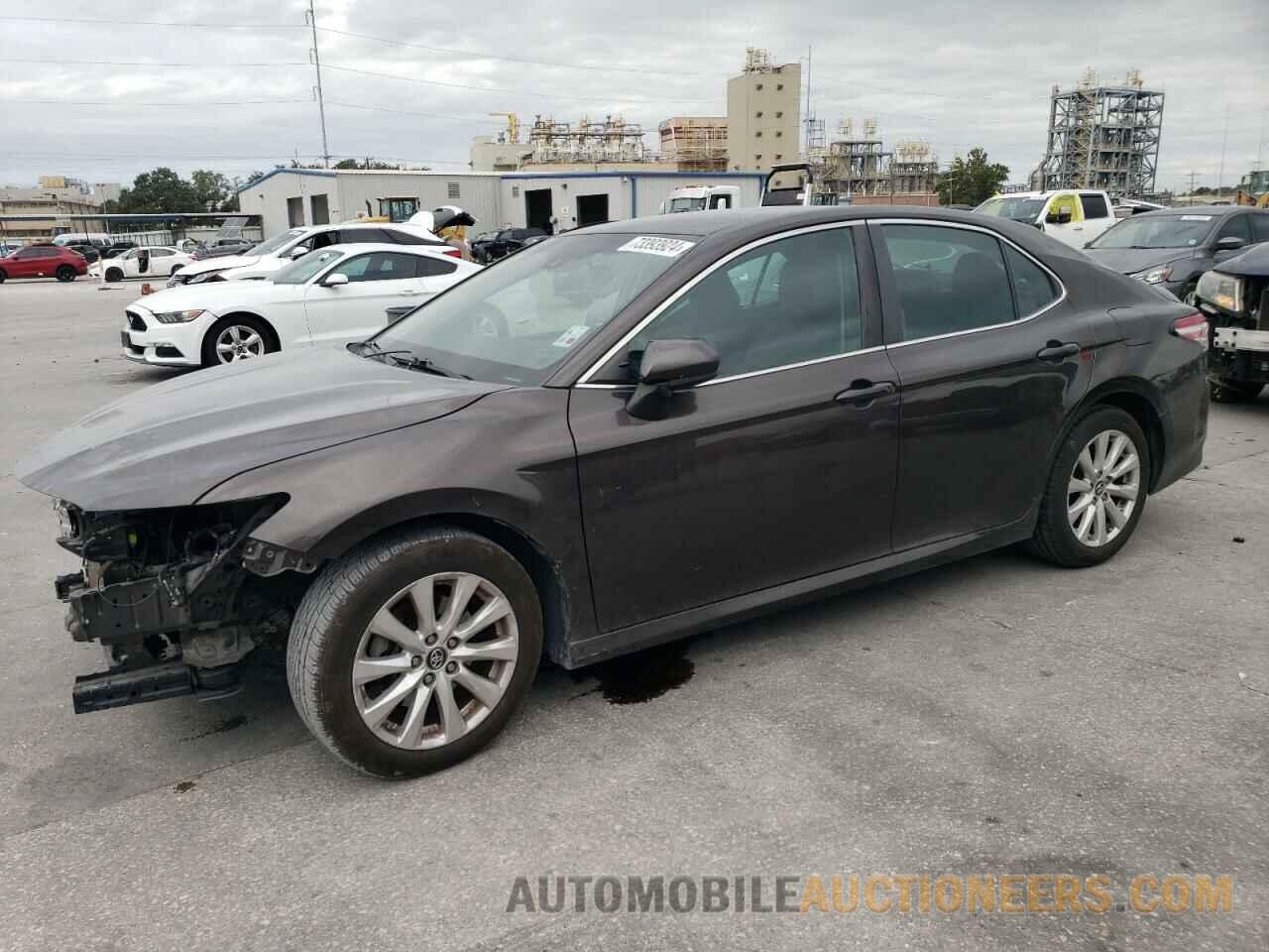 4T1B11HK1JU540450 TOYOTA CAMRY 2018