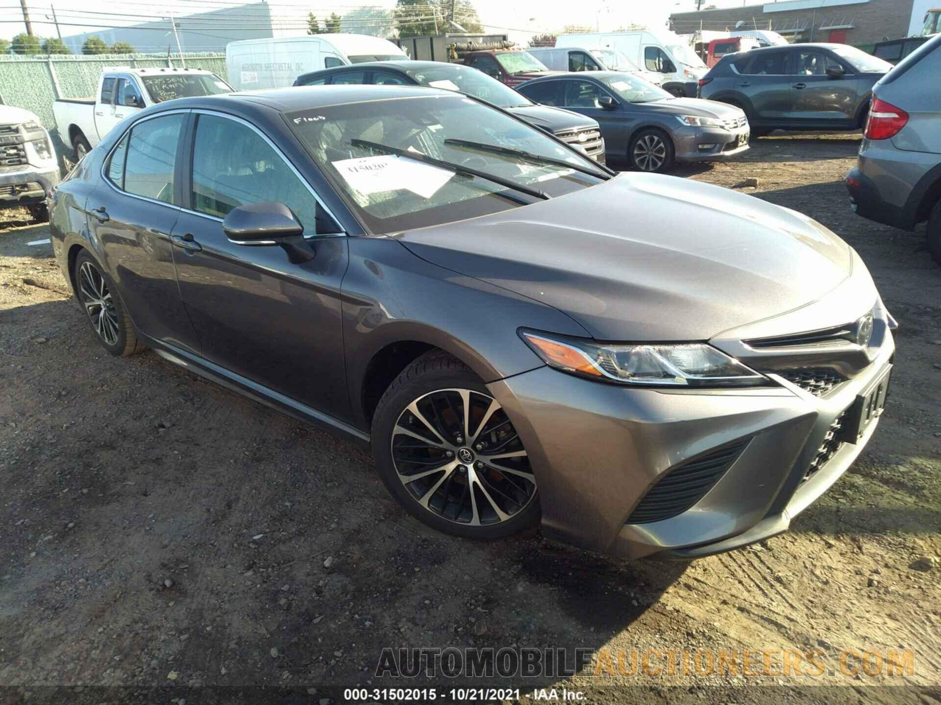 4T1B11HK1JU540786 TOYOTA CAMRY 2018